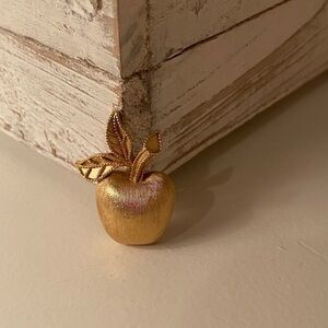 Avon Vintage Apple Brooch Pin